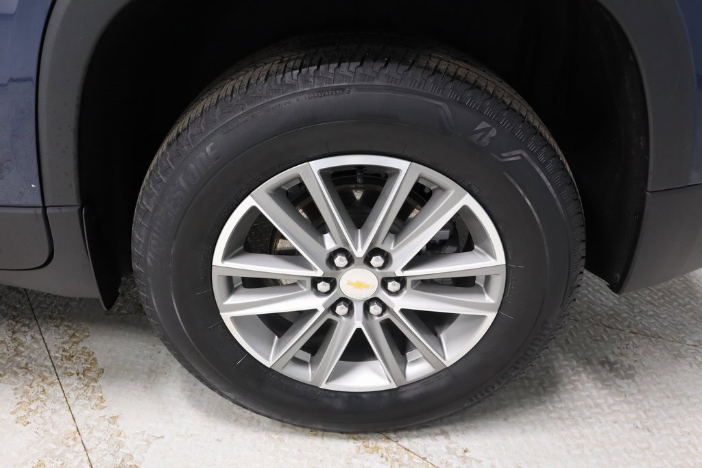 Used 2023 Chevrolet Traverse LT image 13