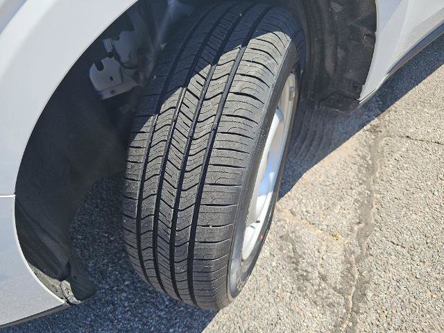 Certified 2025 Ford Maverick XL FWD image 32