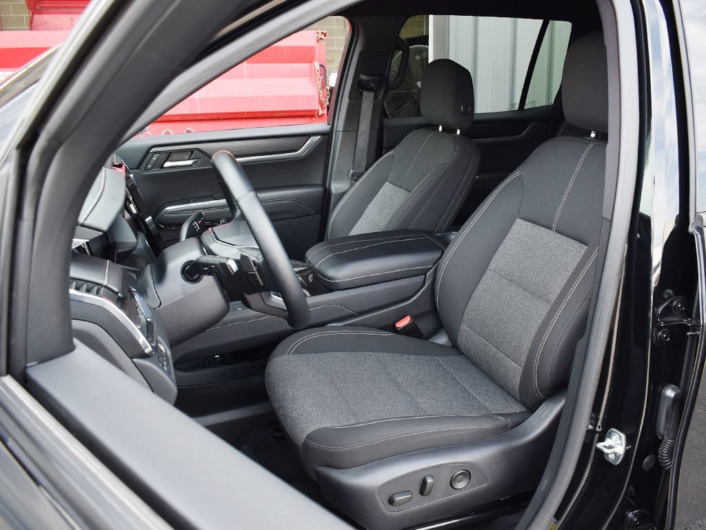 Used 2025 GMC Acadia Elevation AWD/4WD image 5