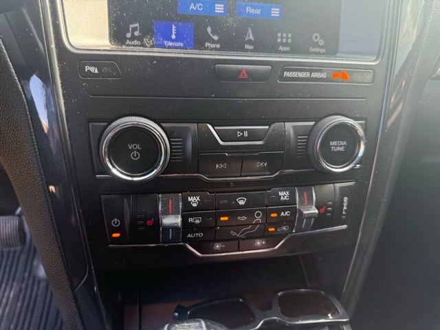 Certified 2019 Ford Explorer XLT w/ Equipment Group 202A FWD image 19