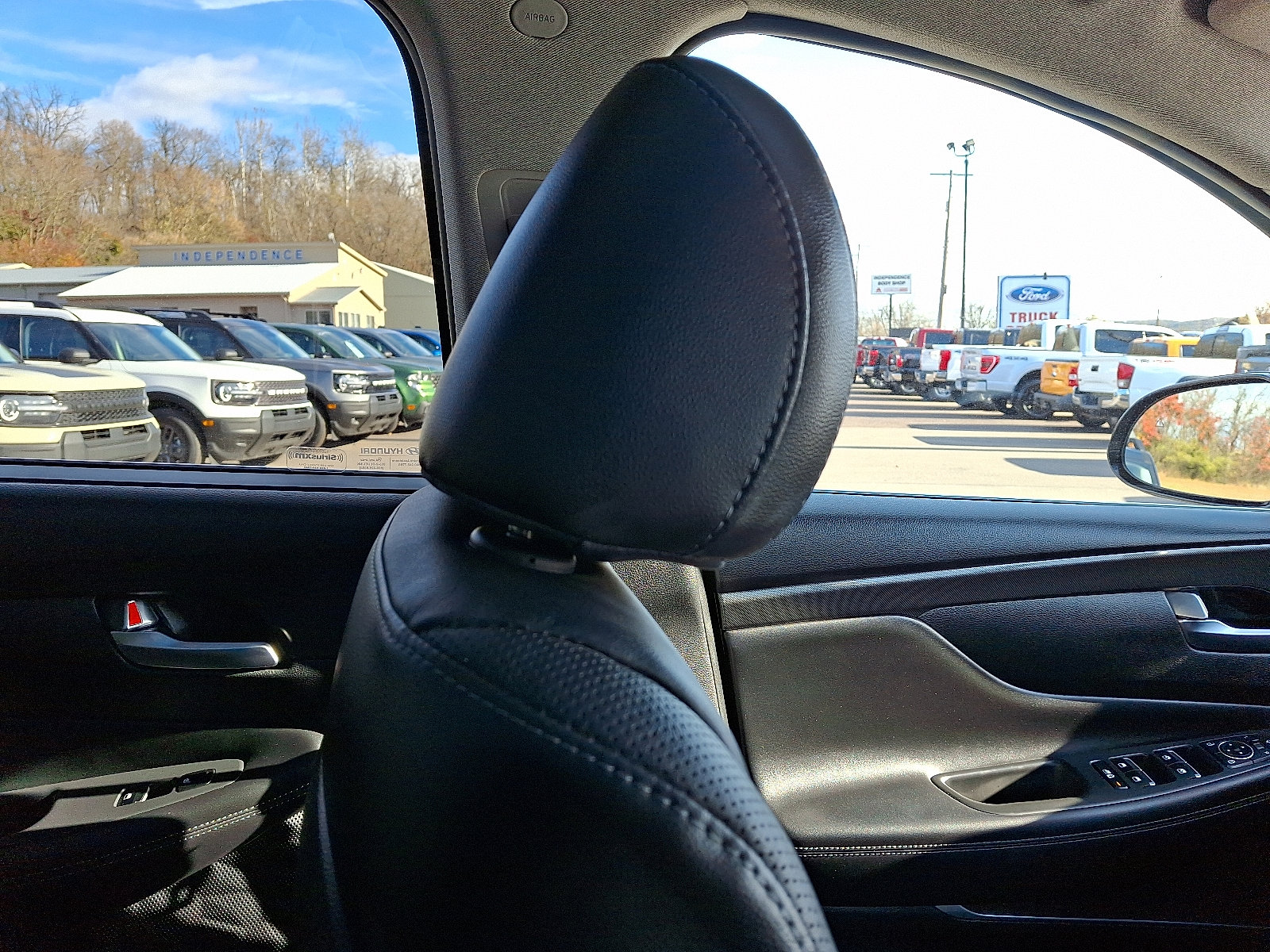 Used 2023 Hyundai Santa Fe Limited image 13