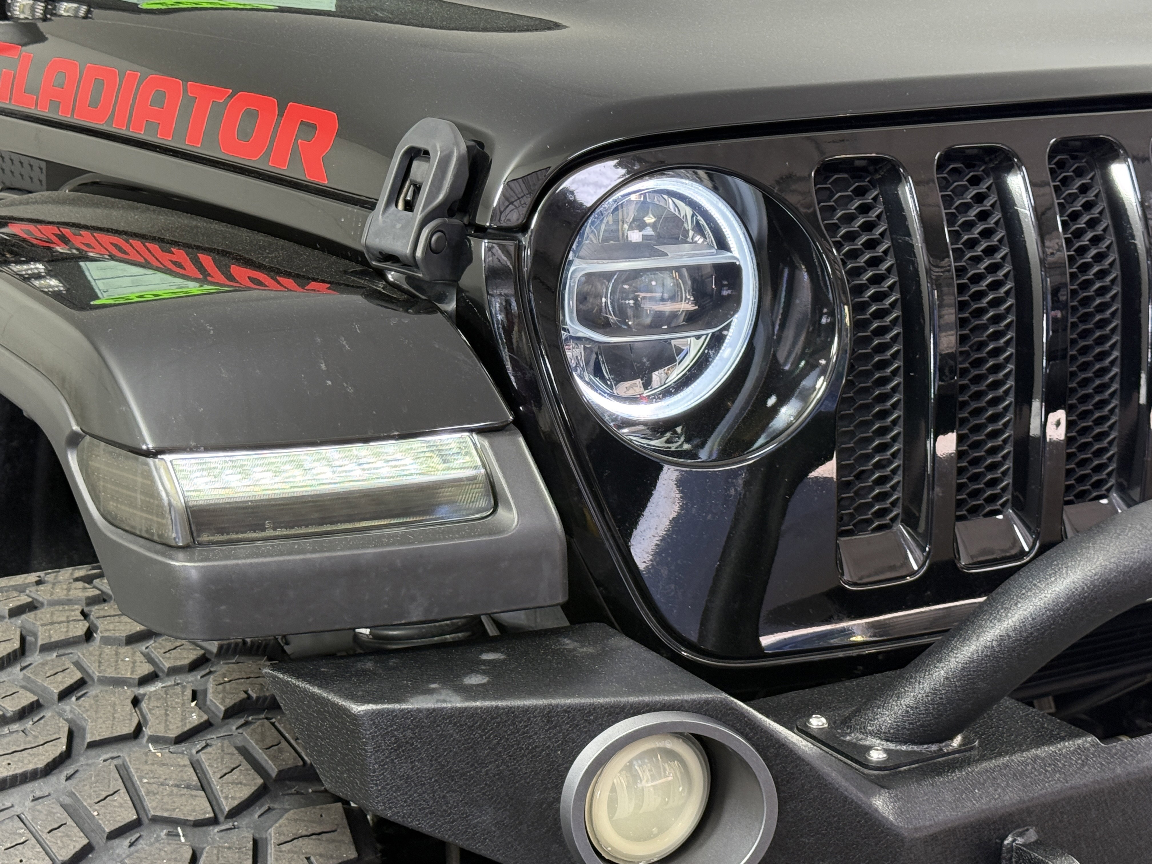 Used 2022 Jeep Gladiator Sport image 7