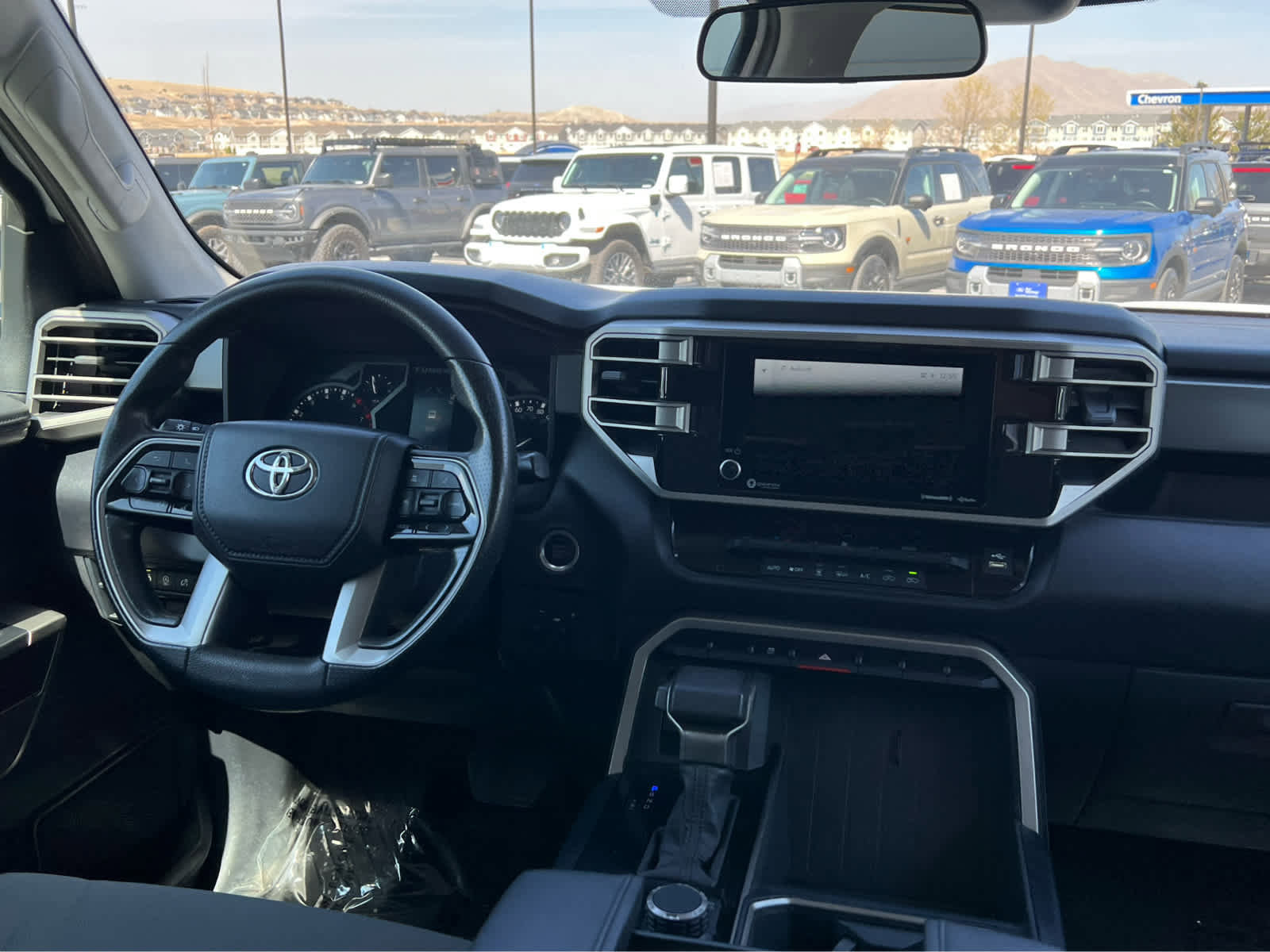 Used 2022 Toyota Tundra SR5 w/ SR5 Convenience Package image 23