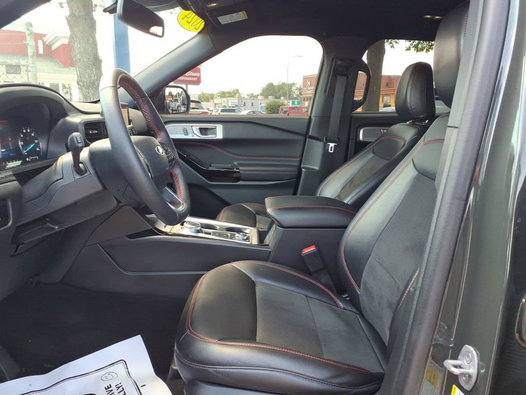 Certified 2024 Ford Explorer ST-Line w/ Class IV Trailer Tow Package AWD/4WD image 15