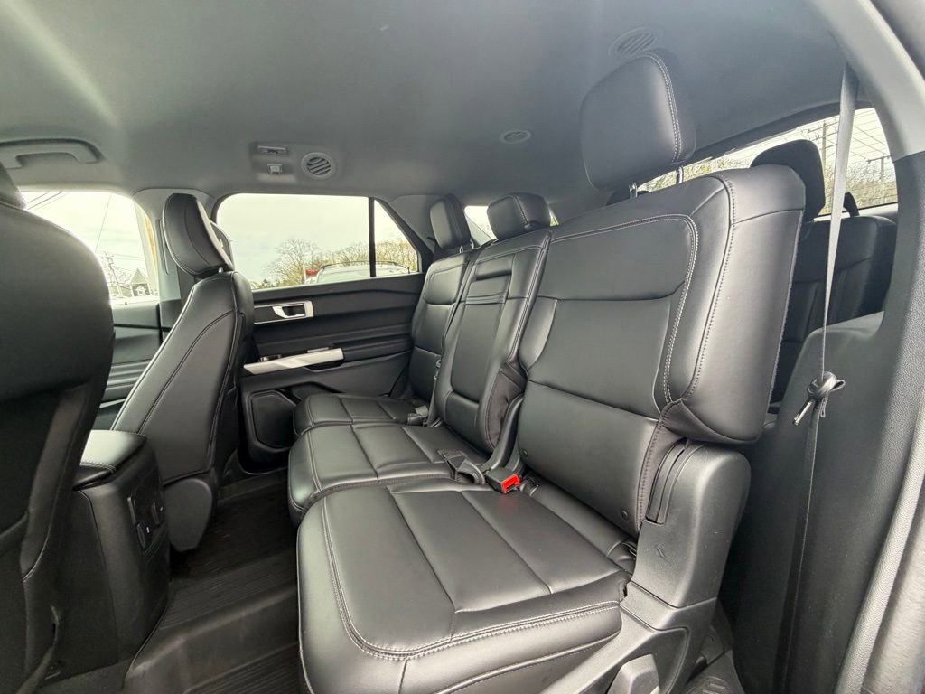 Certified 2023 Ford Explorer XLT w/ Equipment Group 202A AWD/4WD image 19