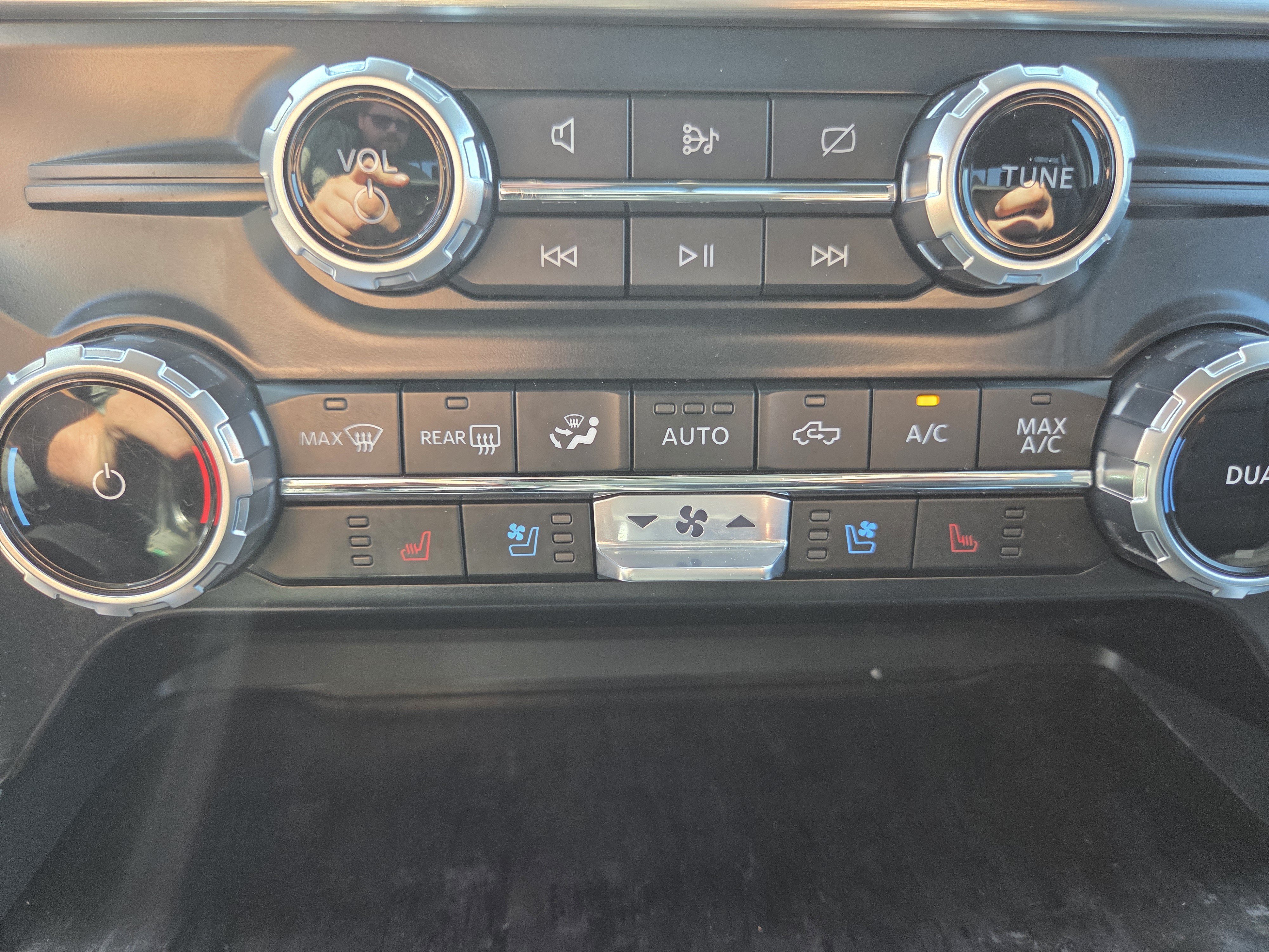 Certified 2023 Ford F150 Lariat w/ Trailer Tow Package AWD/4WD image 23
