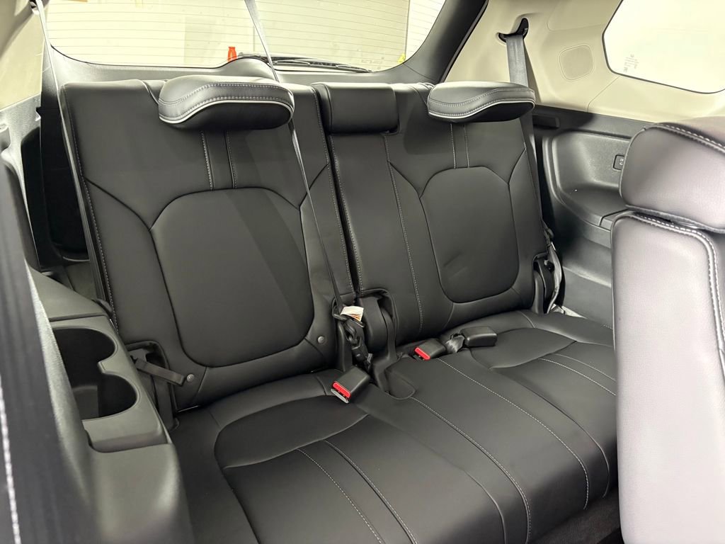 Used 2025 Honda Pilot Elite image 35