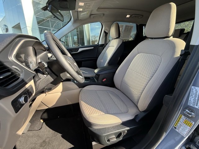 Certified 2022 Ford Escape SE w/ SE Sport Appearance Package image 15