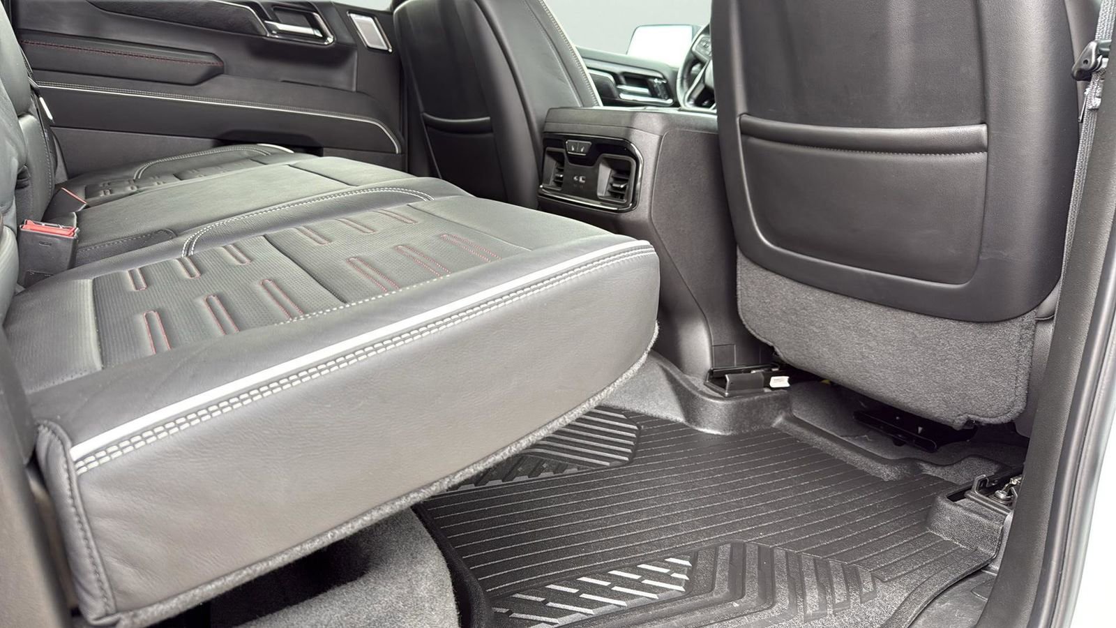 Used 2024 GMC Sierra 1500 AT4X w/ AT4X AEV Edition image 27