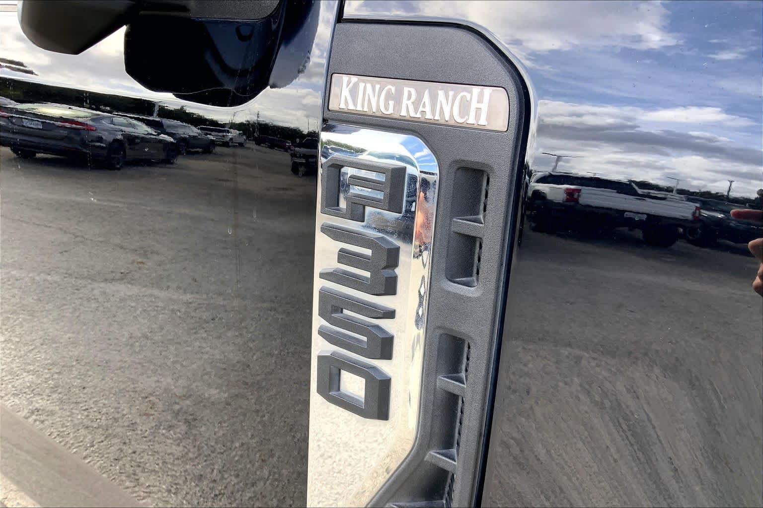 Certified 2024 Ford F350 King Ranch w/ FX4 Off-Road Package AWD/4WD image 31