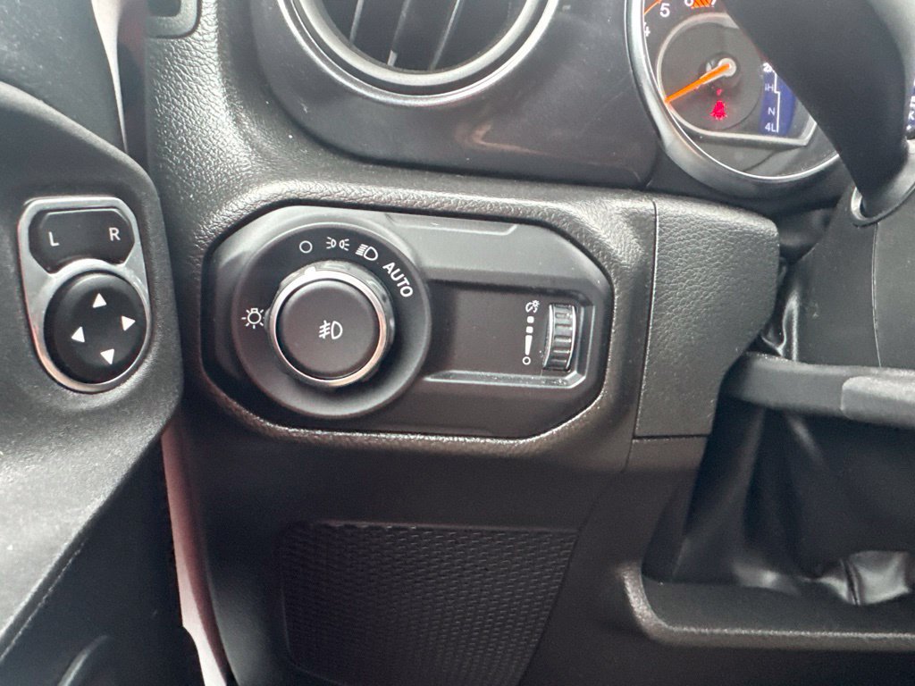 Used 2023 Jeep Wrangler Unlimited Sport AWD/4WD image 25