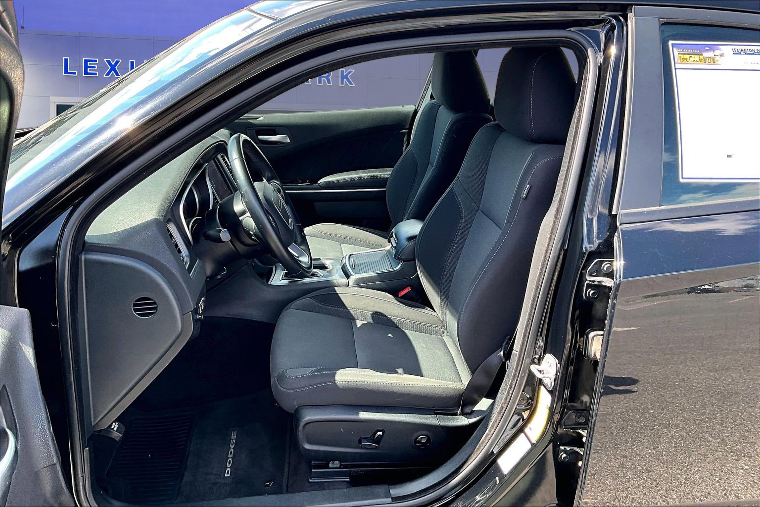Used 2017 Dodge Charger SXT RWD image 20