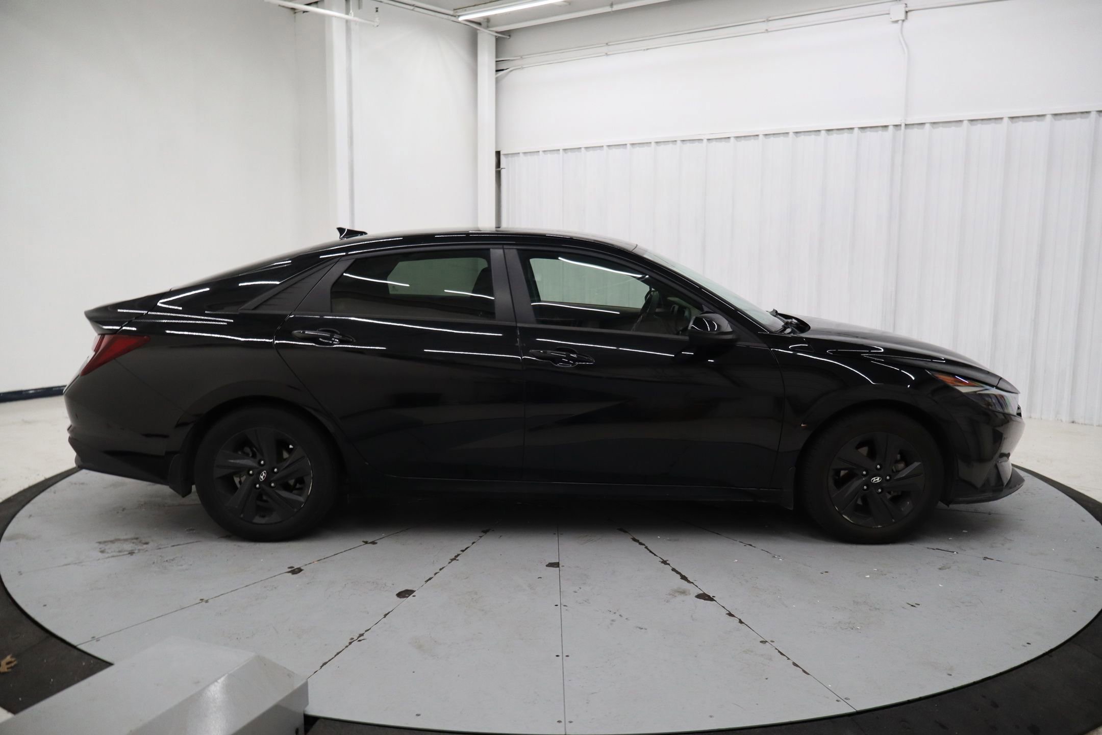 Used 2022 Hyundai Elantra SEL w/ Preferred Accessory Package image 6