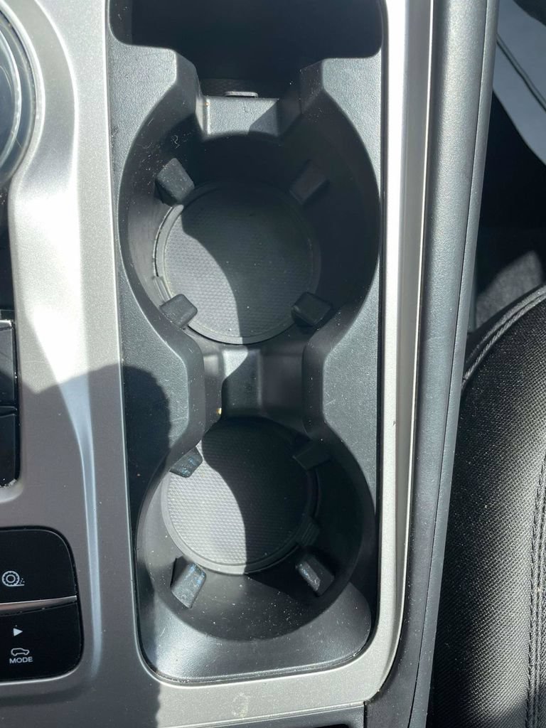 Certified 2024 Ford Explorer XLT RWD image 18