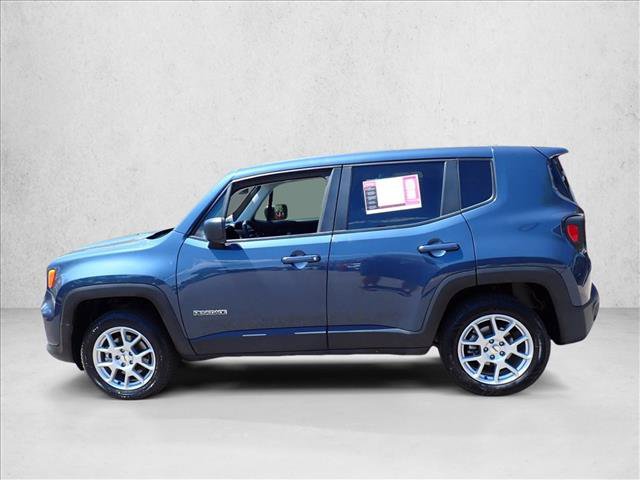 Used 2023 Jeep Renegade Latitude AWD/4WD image 2