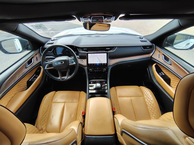 Used 2023 Jeep Grand Cherokee L Summit AWD/4WD image 2