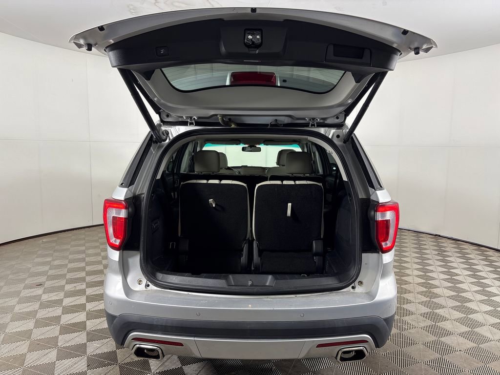 Certified 2017 Ford Explorer Platinum image 30