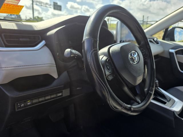 Used 2024 Toyota RAV4 XLE w/ Convenience Package FWD image 11