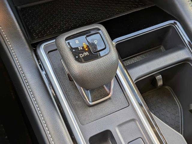 Used 2025 Nissan Pathfinder SV image 38