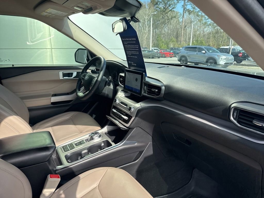 Certified 2024 Ford Explorer XLT w/ Equipment Group 202A image 29