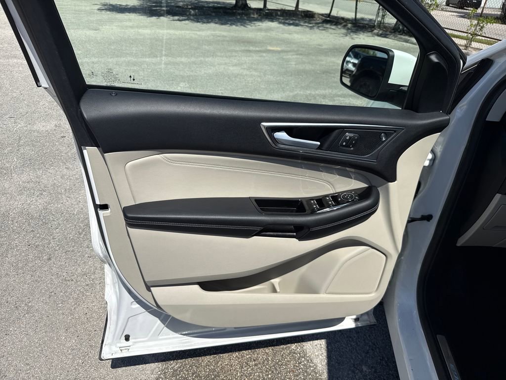 Certified 2020 Ford Edge Titanium FWD image 13