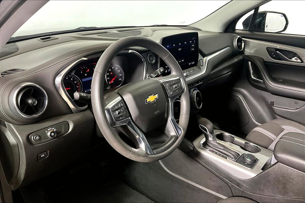 Used 2025 Chevrolet Blazer LT FWD image 10