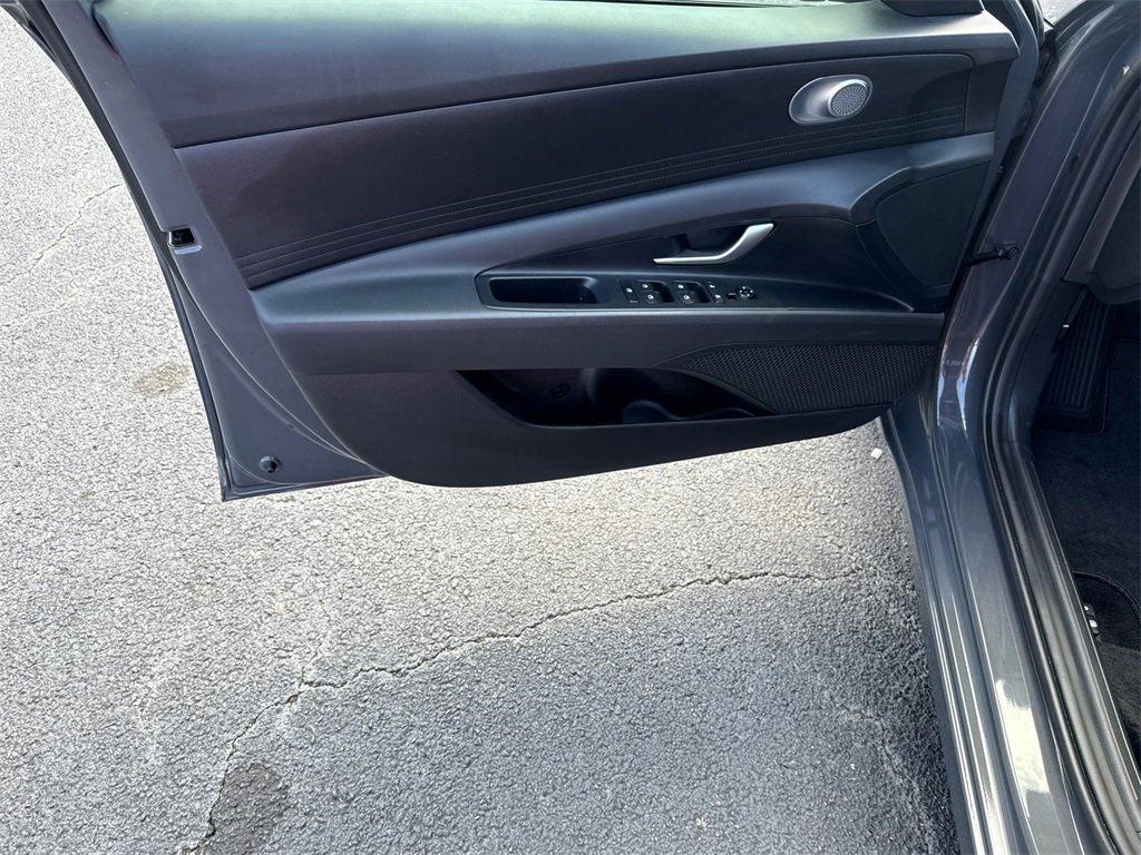 Used 2024 Hyundai Elantra SEL image 10