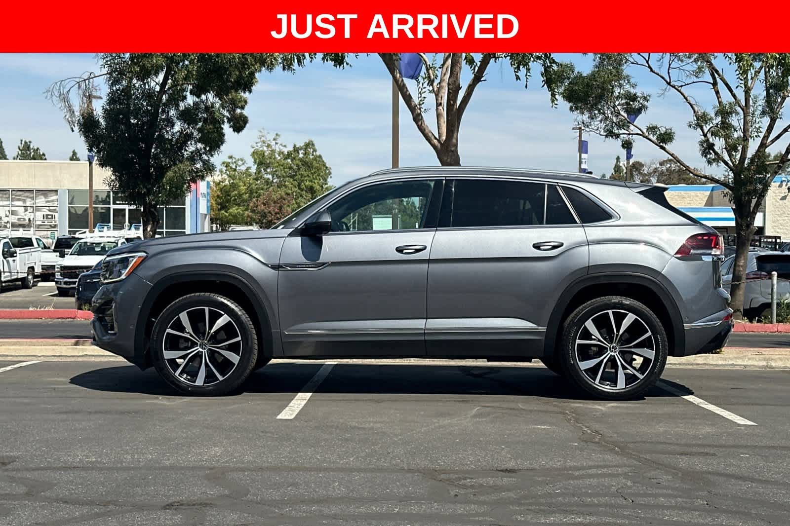 Used 2024 Volkswagen Atlas Cross Sport SEL Premium R-Line AWD/4WD image 6