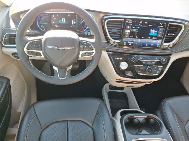 Used 2024 Chrysler Pacifica Limited FWD image 27