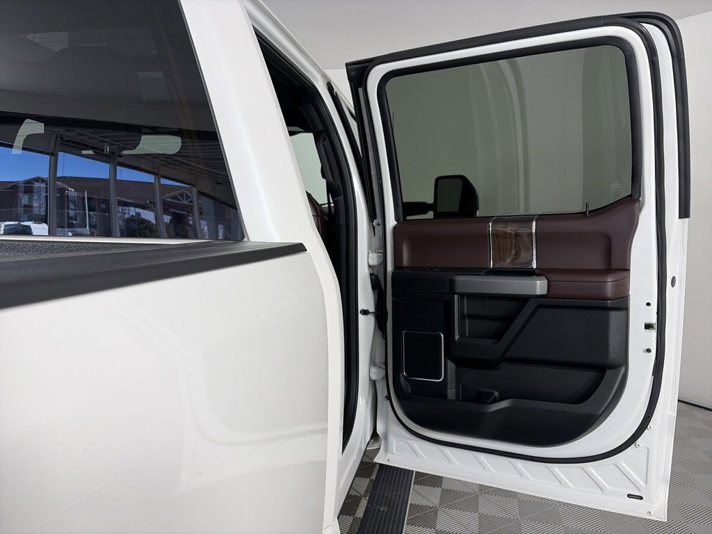 Certified 2017 Ford F350 Platinum w/ Platinum Ultimate Package image 29