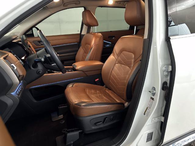Used 2023 Nissan Pathfinder Platinum AWD/4WD image 17