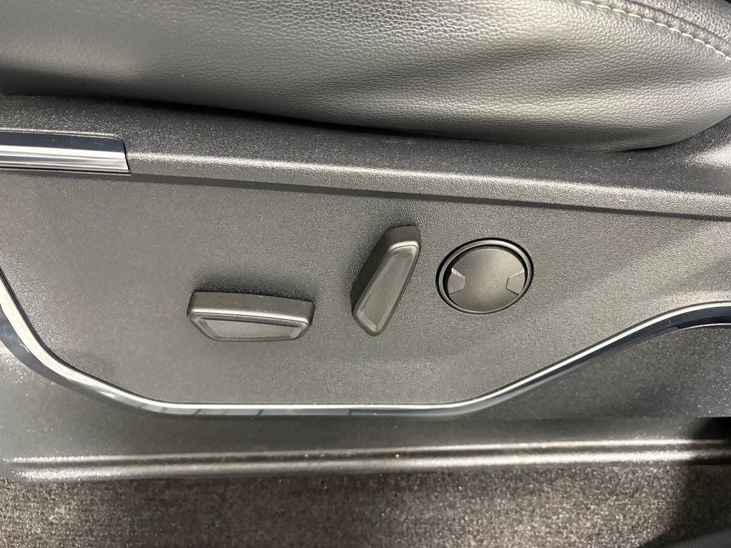 Certified 2022 Ford F150 Lariat w/ Max Trailer Tow Package AWD/4WD image 15