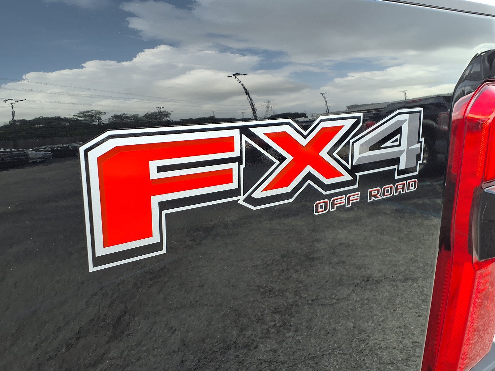 Certified 2023 Ford F250 XL w/ STX Appearance Package AWD/4WD image 10