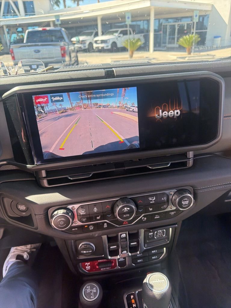 Used 2025 Jeep Gladiator Mojave image 6