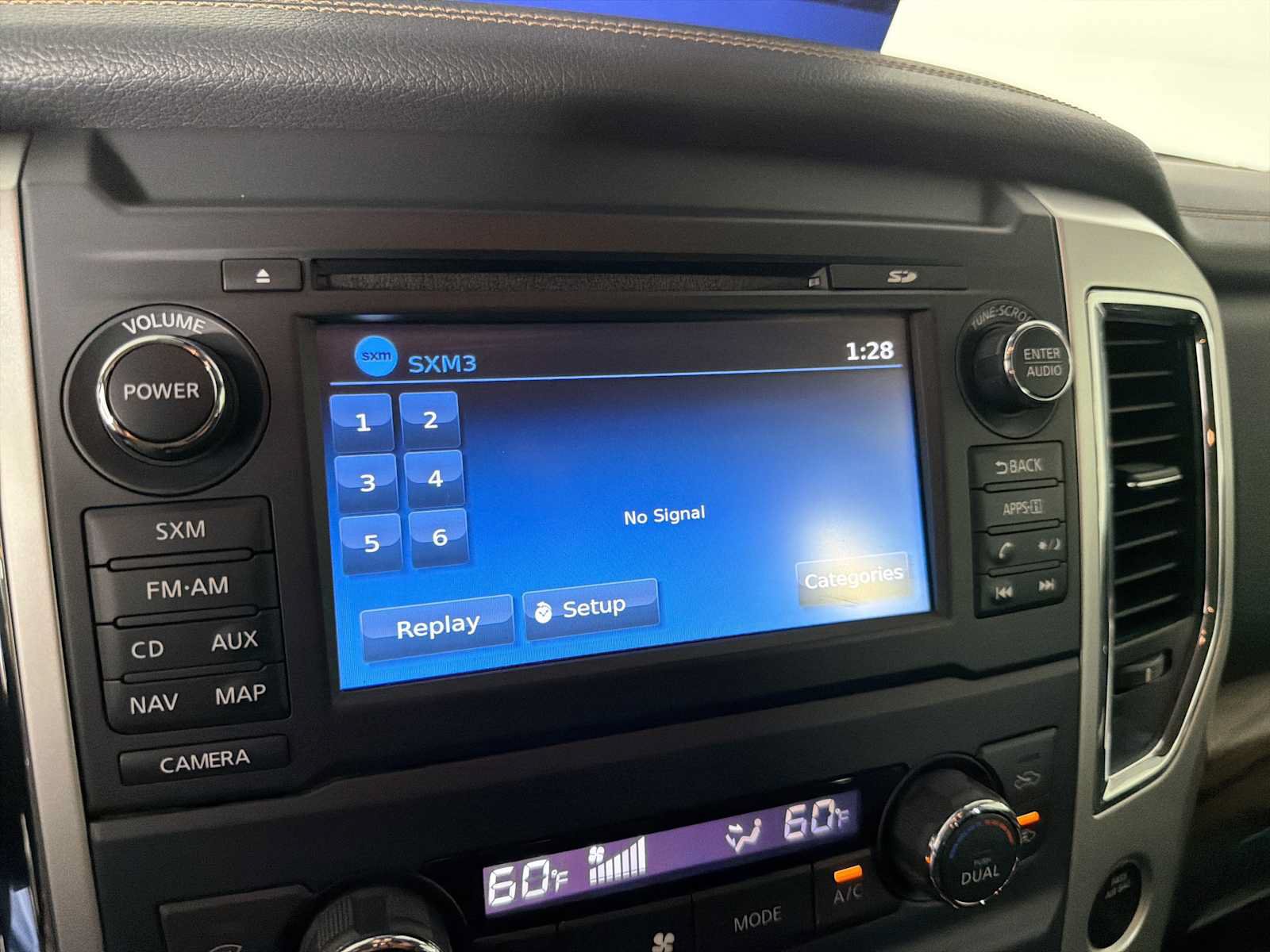 Used 2017 Nissan Titan SL RWD image 23