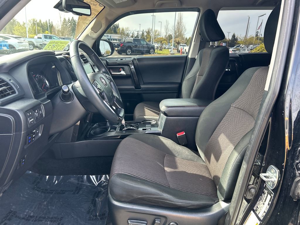 Used 2022 Toyota 4Runner TRD Off-Road image 6