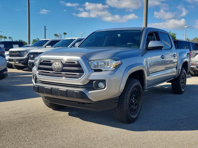 Used 2019 Toyota Tacoma Limited image 3