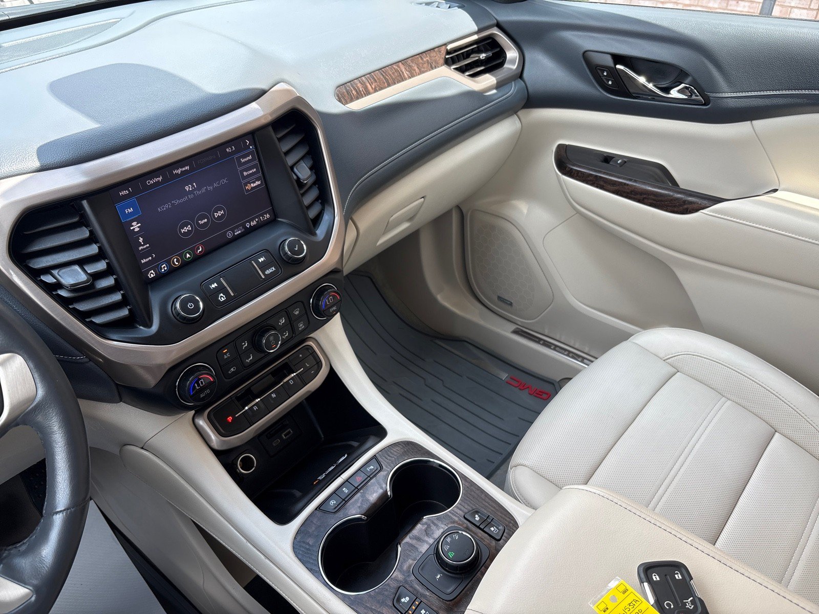 Used 2020 GMC Acadia Denali w/ Technology Package AWD/4WD image 20
