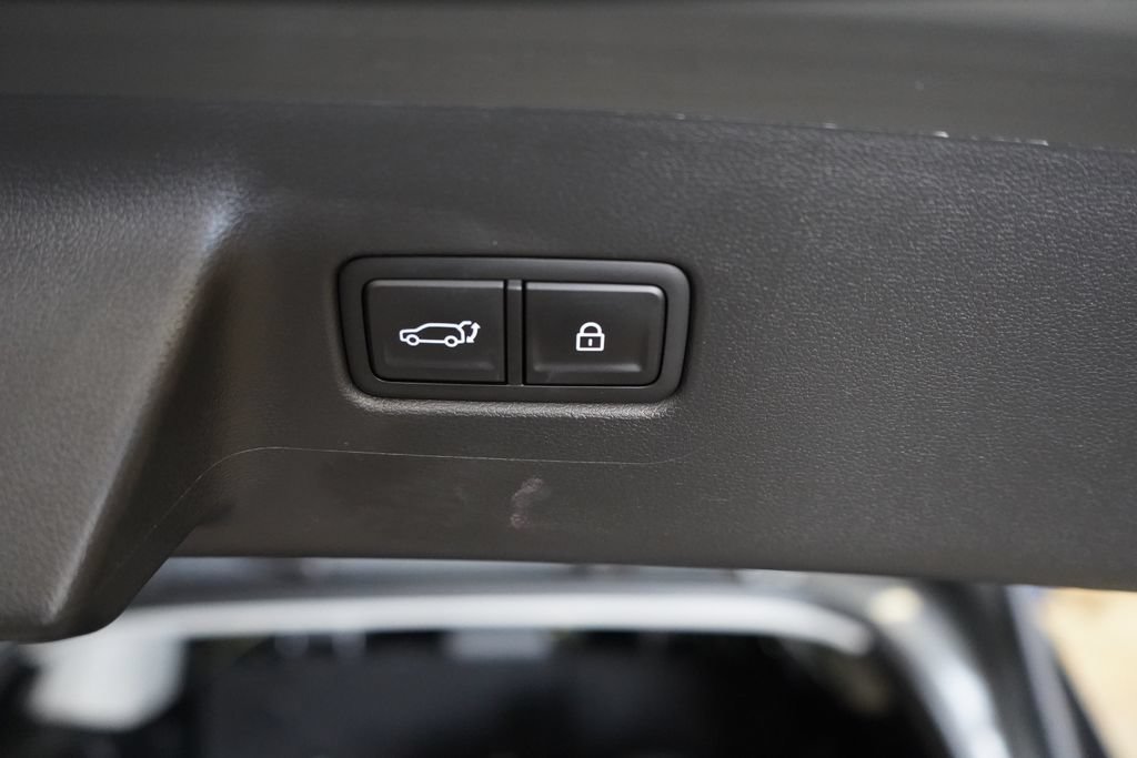 Used 2025 Hyundai Santa Fe SEL FWD image 26