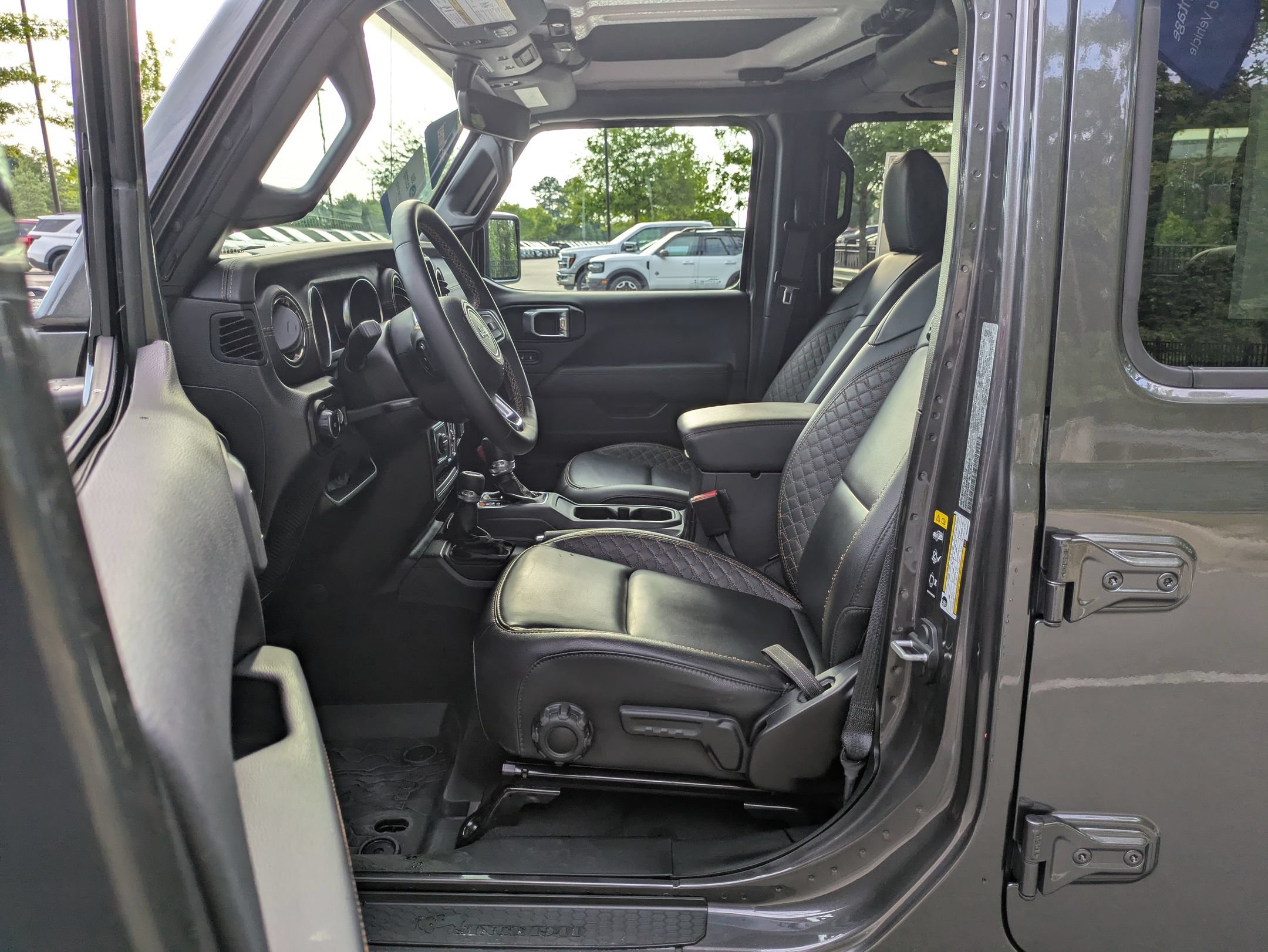 Used 2021 Jeep Wrangler Unlimited Sahara AWD/4WD image 12