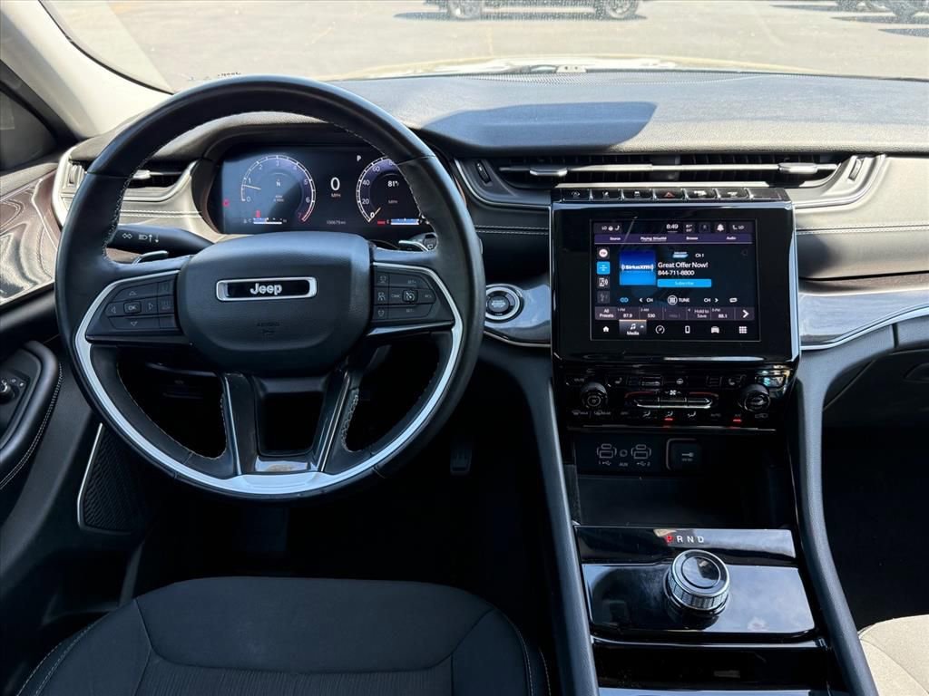 Used 2022 Jeep Grand Cherokee Laredo w/ Luxury Tech Group I RWD image 12