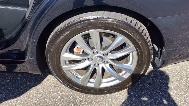 Used 2019 INFINITI Q70 Luxe image 11