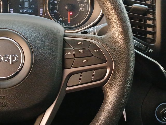 Used 2021 Jeep Cherokee Latitude image 10