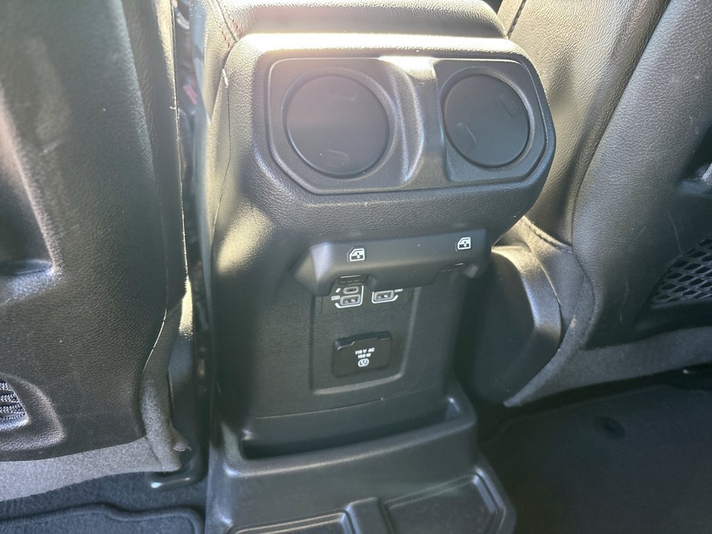Used 2023 Jeep Wrangler Unlimited Rubicon AWD/4WD image 21
