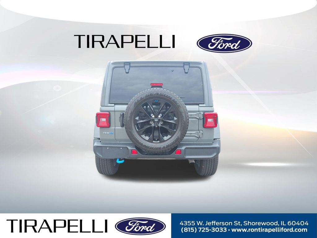 Used 2022 Jeep Wrangler Unlimited Sahara w/ Cold Weather Group AWD/4WD image 9