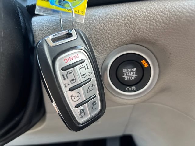 Used 2024 Chrysler Pacifica Limited FWD image 20