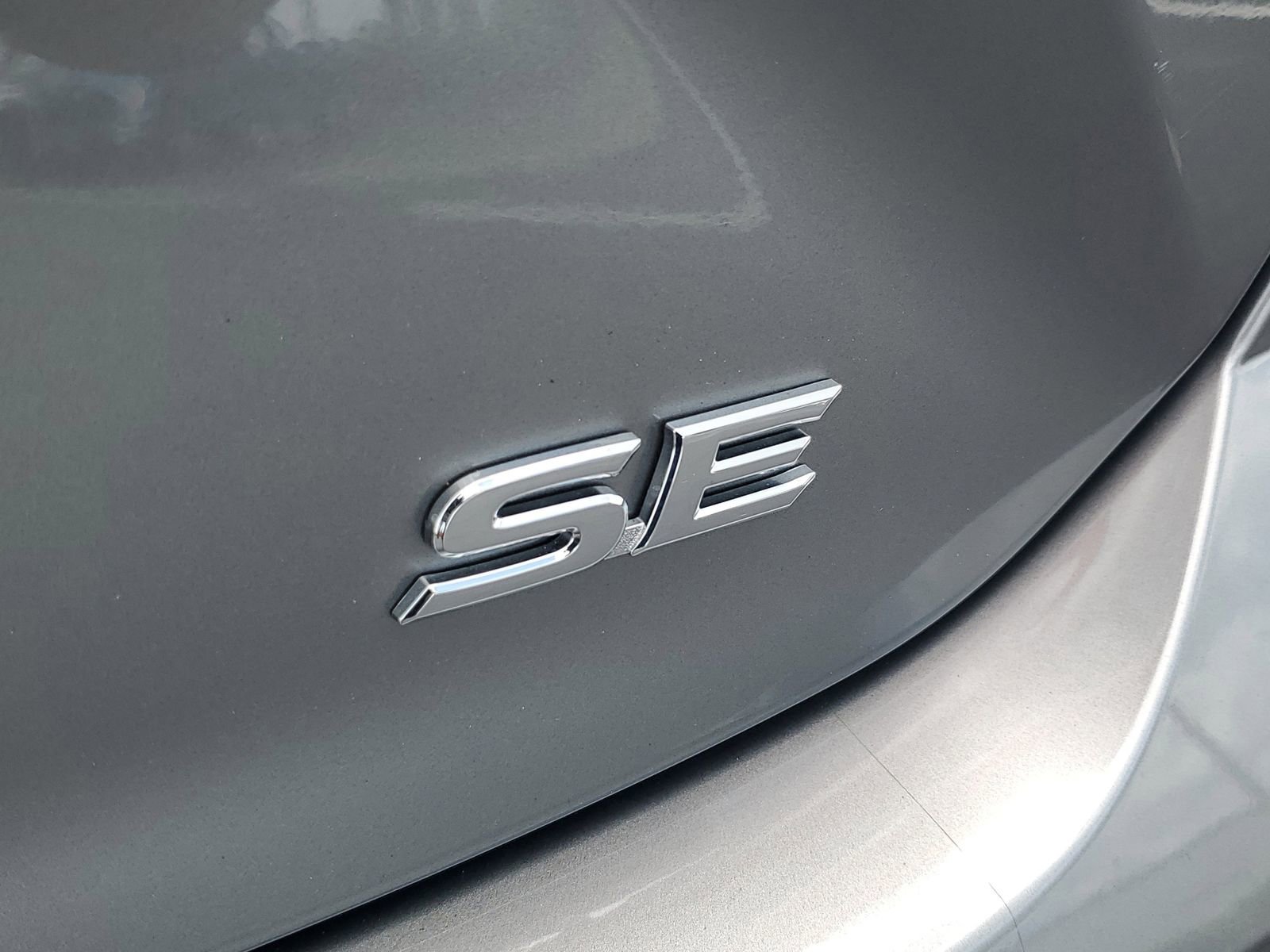 Used 2025 Toyota Camry SE FWD image 7