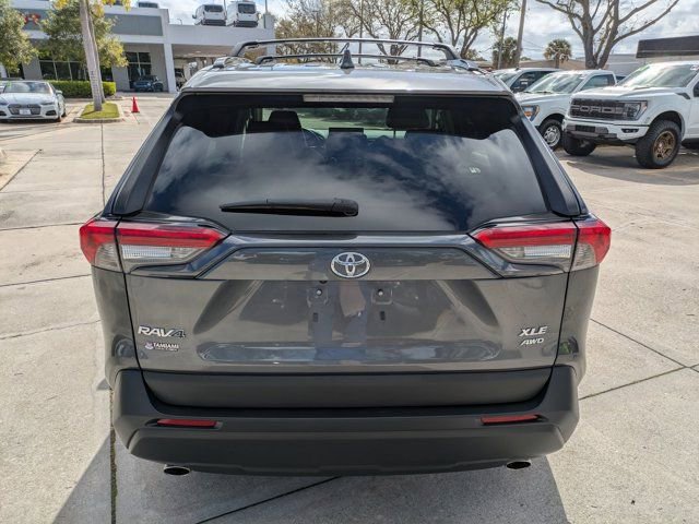 Used 2022 Toyota RAV4 XLE Premium image 8