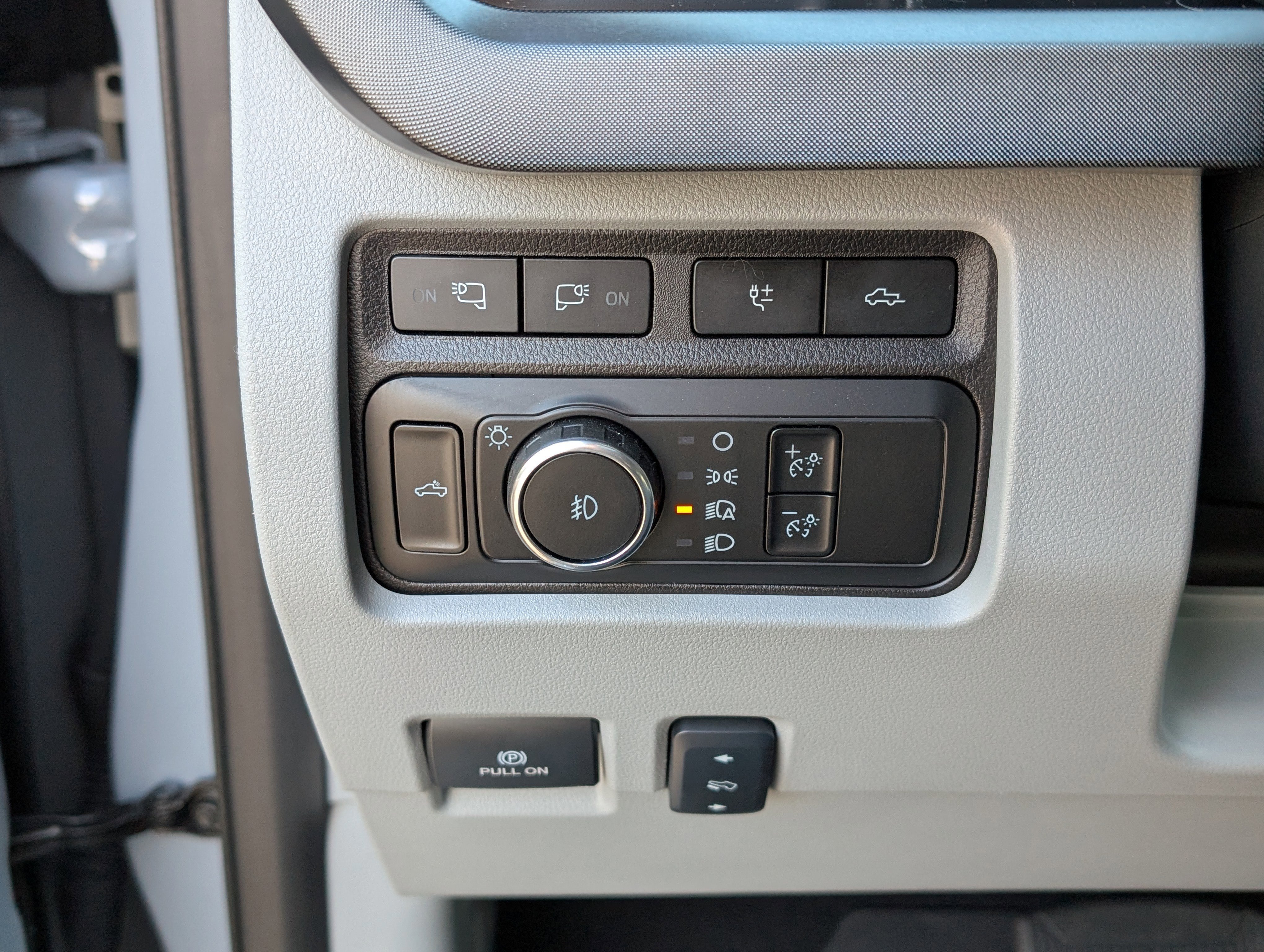 Certified 2024 Ford F250 Limited w/ FX4 Off-Road Package image 30