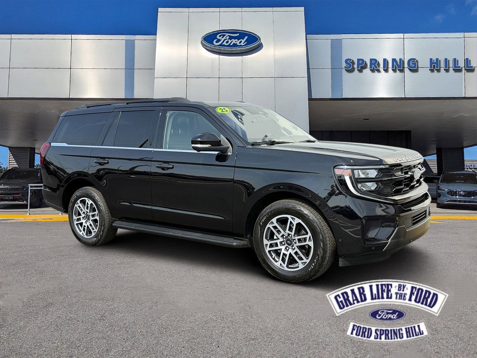 Certified 2025 Ford Expedition Active AWD/4WD image 1